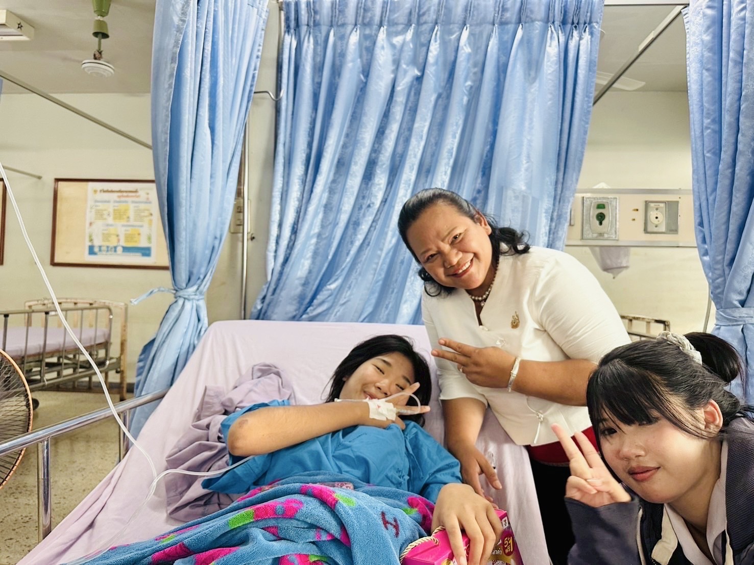 เยี่ยมให้กำลังใจนักเรียนและผู้ปกครองที่ประสบอุบัติเหตุ